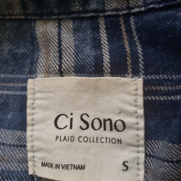 Women Blue & White Plaid Button Down - Picture 2 of 3